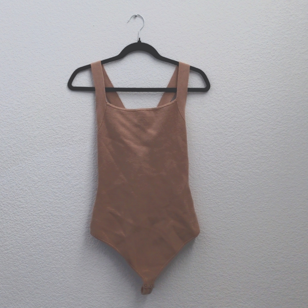 🤎 Abercrombie & Fitch Light Mocha Beige Large Bodysuit with Crisscross Straps